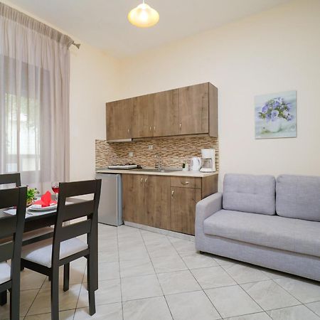 פוטוס Maria Dina Apartments 1 מראה חיצוני תמונה