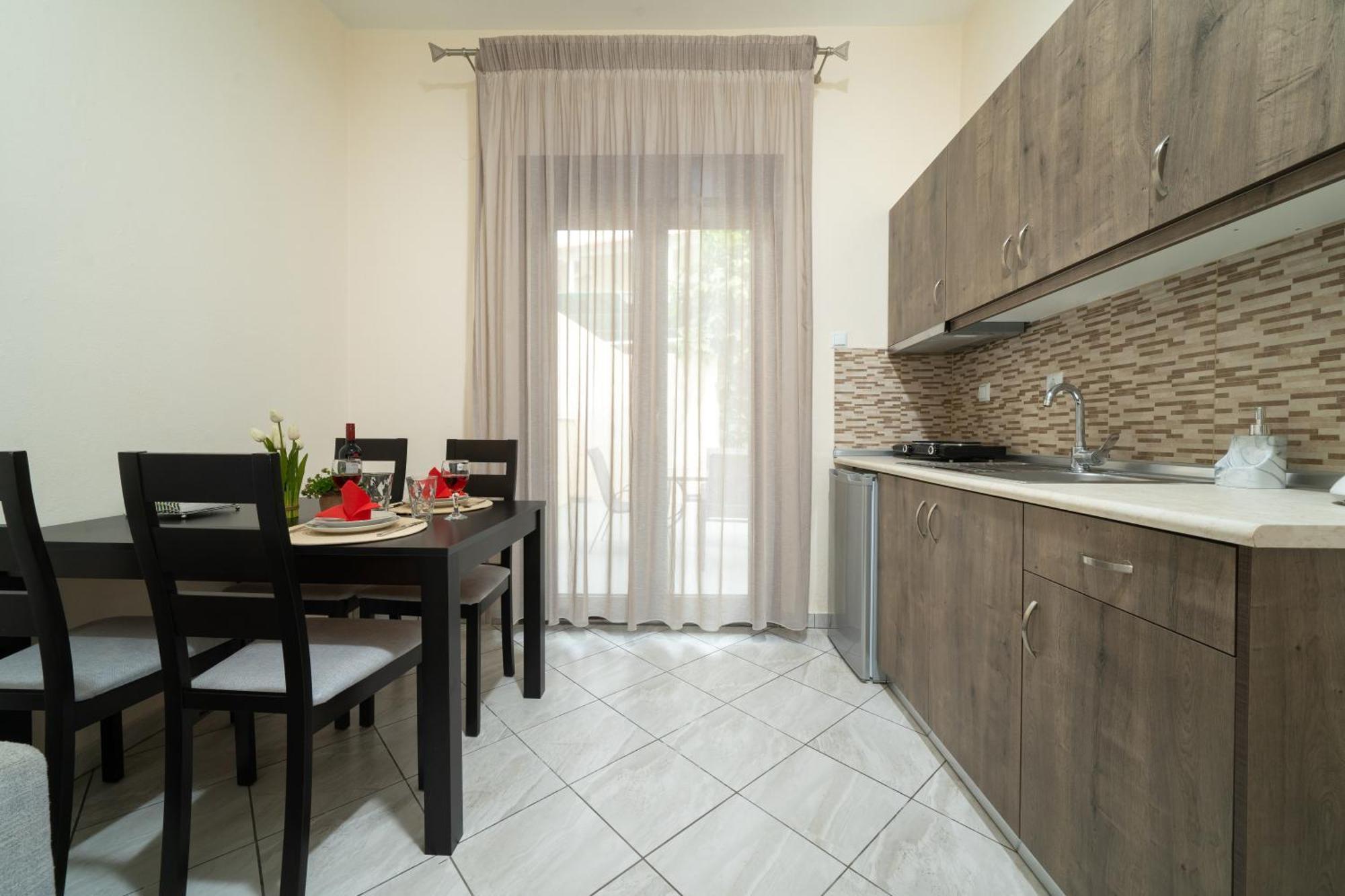 פוטוס Maria Dina Apartments 1 מראה חיצוני תמונה