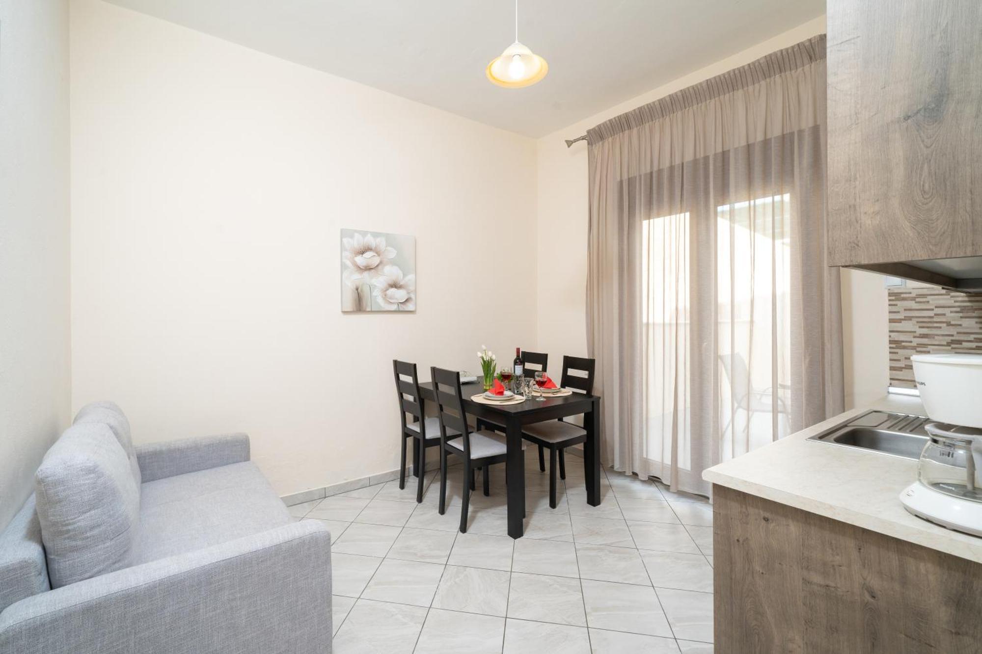 פוטוס Maria Dina Apartments 1 מראה חיצוני תמונה