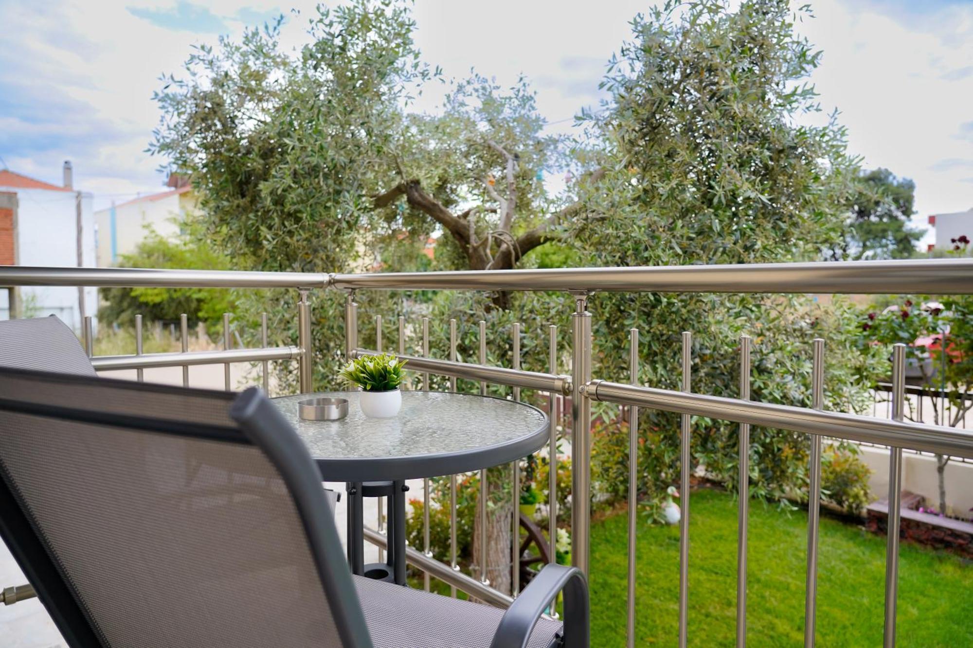 פוטוס Maria Dina Apartments 1 מראה חיצוני תמונה